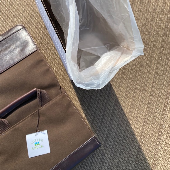 Cutter & Buck American Classic Collection Handbag - Picture 9 of 9